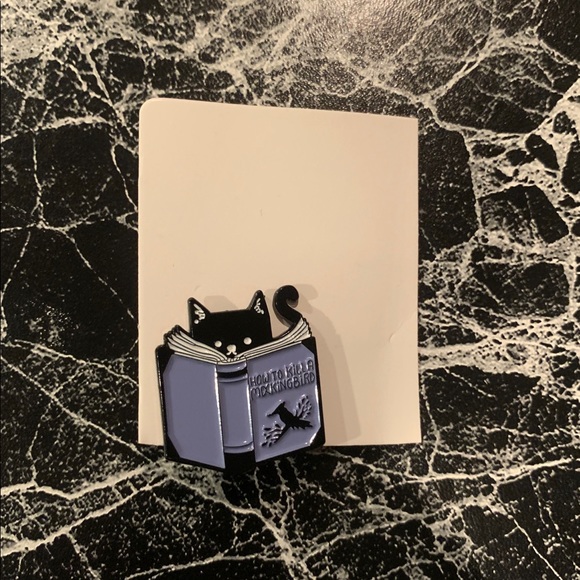 Cat reading pin for clothes - Picture 2 of 4